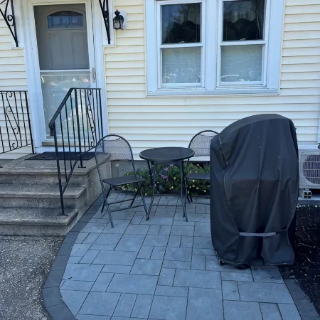 2 Bed/1 Bath Saunders Bay Gilford with boat slip. Walk to Meadowbrook for a show