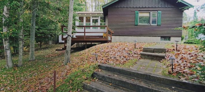 Peaceful Higgins Lake Retreat Hotels in Roscommon County