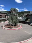 Amazing location! TRUE Ski-In/Out @ Winter Park Slopeside ZML. Sleeps 9, 2BR/2BA