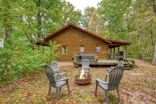 Cozy Casa Carezza Log Cabin, Logan, Ohio, Pet Friendly, Sleeps 6 - Hytter