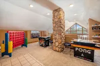 7K Sqft Lakefront Escape, Sandy Beach, Barrel Sauna, Game Room, Fire Pit