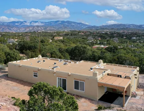 Private and Spacious Home Near the Plaza with Mountain Views! - マウンテンビュー