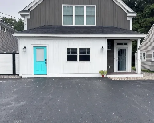 Boutique Coastal Retreat Near Salisbury Beach-2 Min Drive to Beach Hotels in Salisbury