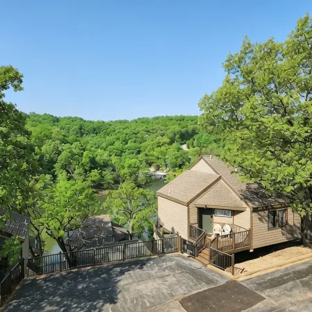 Charming Lake Villa nestled in a quiet cove of Lake of the Ozarks