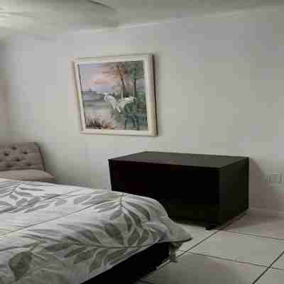 Indian Rocks Beach Waterfront 3/Bd Home w/ Pool,2 Blocks to Beach. Pet Friendly. Rooms