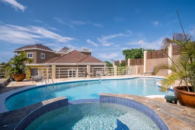 The Sun Seeker Villa Ja. 7 bedroom villa with butler & chef, and housekeeping. Các khách sạn ở 