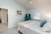 Serenity in Blue PERFECT COASTAL OASIS on the TREASURE COAST - Pools