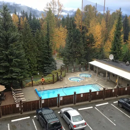 Tantalus Resort Lodge