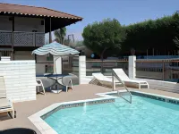 Cozy Inn - Rooftop Pools