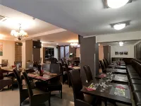 West Plaza Hotel Hotels near Ghencea Stadium