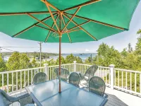 Sunset House: Rustic Maine Cottage Perched High Above Fishing Village with Harbor Views Hotels in Saint George