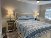 One block to beach and to dining. Best location in Naples !! - Private Pools