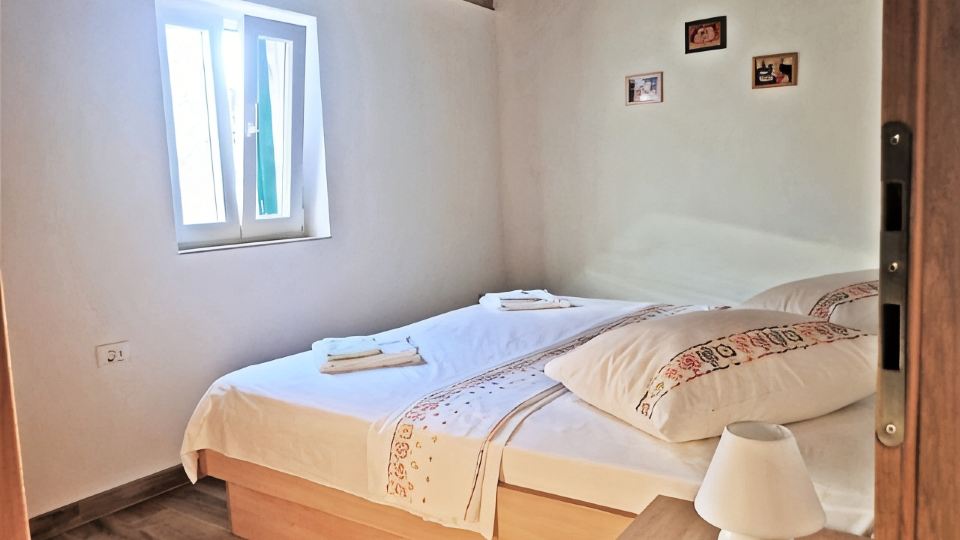 Mareta apartment with free wifi in a stone house