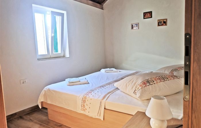 Mareta apartment with free wifi in a stone house