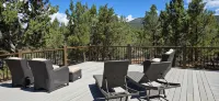 Newly Remodeled Cabin. Secluded. Hot Tub. 7 Miles to Zion National Park