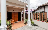 Java Homestay - Guest houses