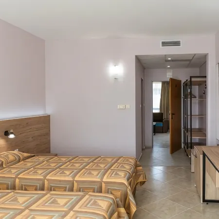 Ivana Palace Hotel - Free Parking