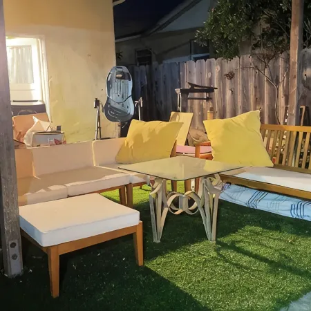 Charming 3-bedroom in Del Rey Oaks with AC, WiFi hot tub & all the hot comforts