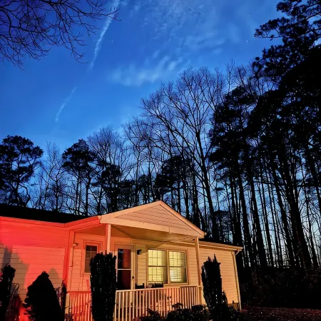 Country Escape Home in the Woods- Chesapeake, VA