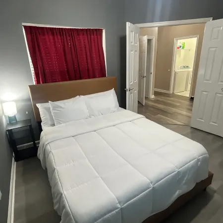 3-bedroom townhome in tranquil Delmar with WiFi, AC. Relax and unwind