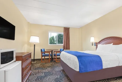 Travelodge by Wyndham Lima Oh