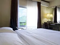 Jhoanie Hotel Hotels in Tomohon