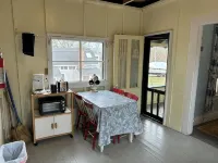 Historic Oak Bluffs home, short walk to town, beach, and harbor. - WiFi