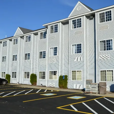 Quality Inn & Suites Grove City-Outlet Mall
