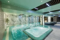 Mustafa Hotel - Pools