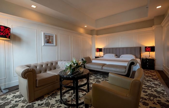 Crown Garden Hotel