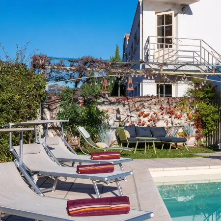 HÖTEL le Castellan Hotels in Istres