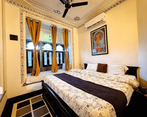 Hotel Kanak Niwas Hotels near Amberi