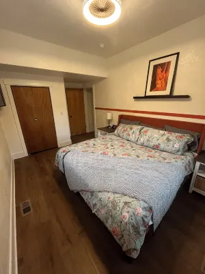 Charming 2-bedroom House in Uptown Butte - Homestays