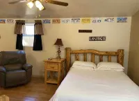 Welcome to Lainees Lounge - Homestays