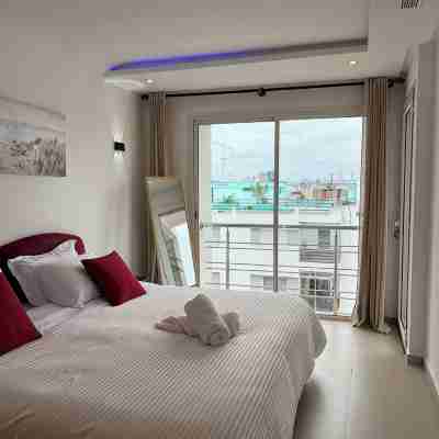 Charming 1-bedroom apartment HassanTowerView Rooms