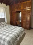 Free Loaner car….Barbados Charming 3-Bedroom with AC, WiFi in ST James. - Homestays