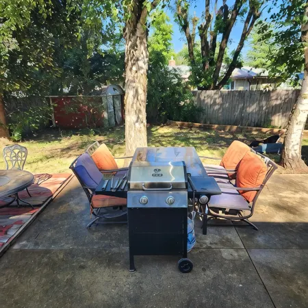 Spacious 3 bdrm home in quiet neighborhood in Quincy