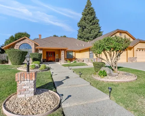Spacious 4-bedroom Home Hotels in Sutter County