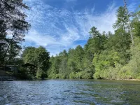 Blue Ridge Riverfront Cabin•2-Level Deck•Sleeps 8 - Chalets
