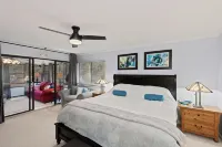 Lakefront Condo Lake Keowee • Resort Amenity • Modern Luxury Vibe • Dog Friendly