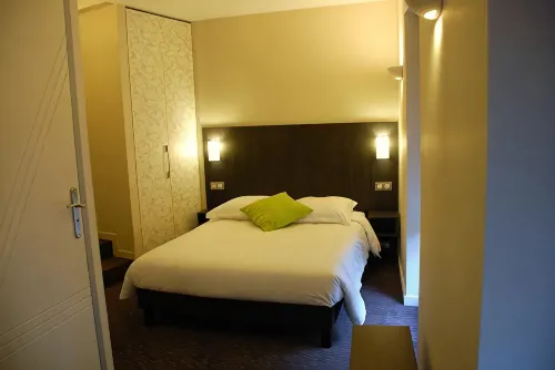 Ruthenium Hotel