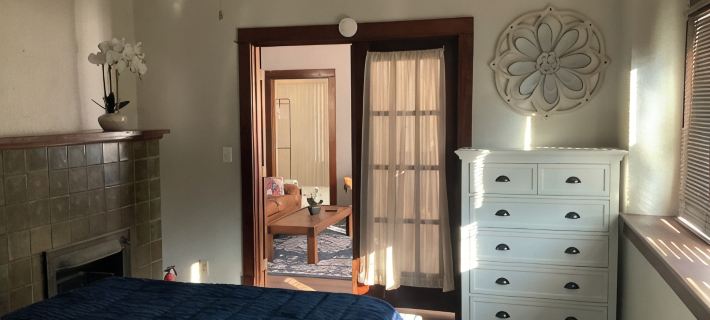 Charming, 1-bedroom, spacious duplex with sleeper sofa in delightful Dubuque. Ξενοδοχεία στην πόλη Dubuque