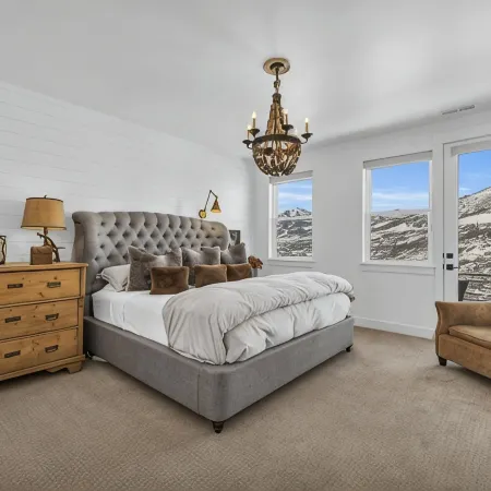 Mountain Lake Getaway - Chef's Kitchen - High End