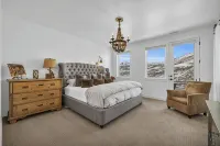 Mountain Lake Getaway - Chef's Kitchen - High End