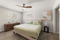 Stylish 3BR 2 Living Areas 10 Min to Airport