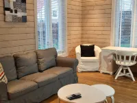 The Black House - Luxurious Holiday Villa in Zeewolde. Hotels in Zeewolde