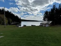 Awesome Log Cabin on the 1st Connecticut Lake! - Hytter