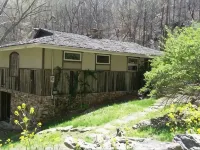 PRIVATE 150FT WATERFALL RIGHT OFF DECK! Rustic, Asian inspired. Hotels in Grayson County