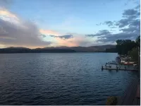 Fantastic Location, SW Corner of the Lake Between Country Club and Marina - Alojamientos