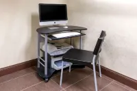 Travelodge by Wyndham Arlington/Dallas Area